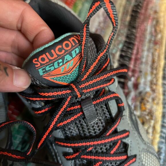 Saucony Women’s Sneakers in Gray and Green with Orange Laces Size 9 - Picture 13 of 15